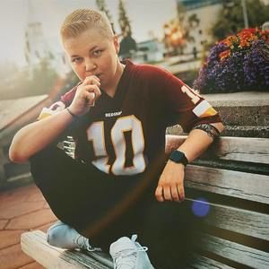 Meet your Posher, Destiny